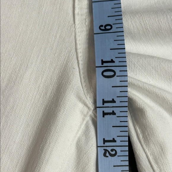 G by Giuliana White Wide-Leg Jeans with Gold Button - Picture 9 of 11